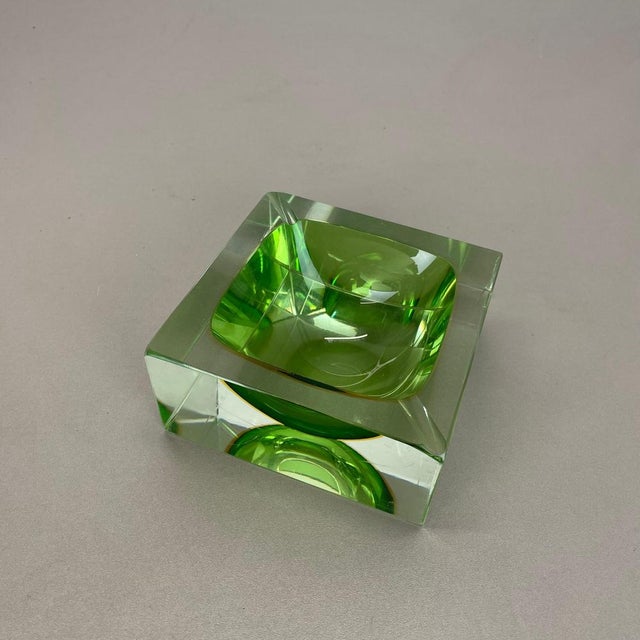 Murano Green Glass Sommerso Ashtray by Flavio Poli, 1970s For Sale - Image 3 of 16