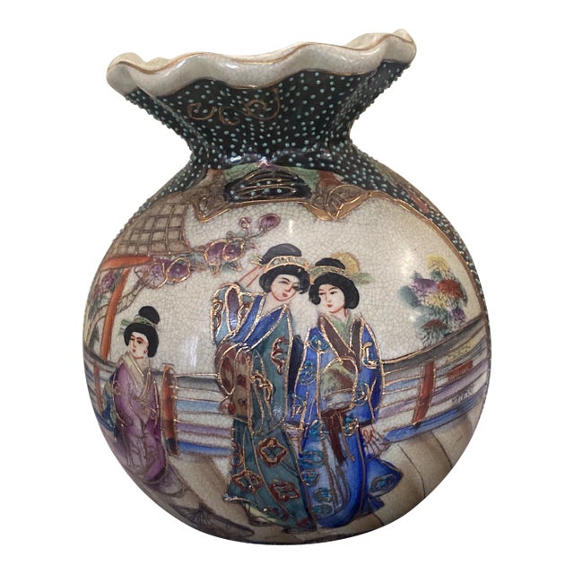 Chinoiserie Asian Vase With Ruffled Neck For Sale