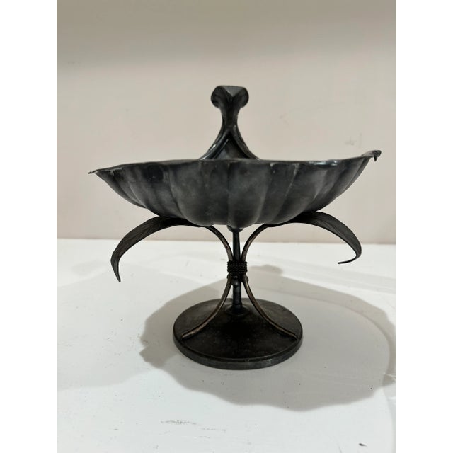 Victorian Art Nouveau Pewter Calla Lily Compote – Early 20th Century Elegance For Sale - Image 3 of 11