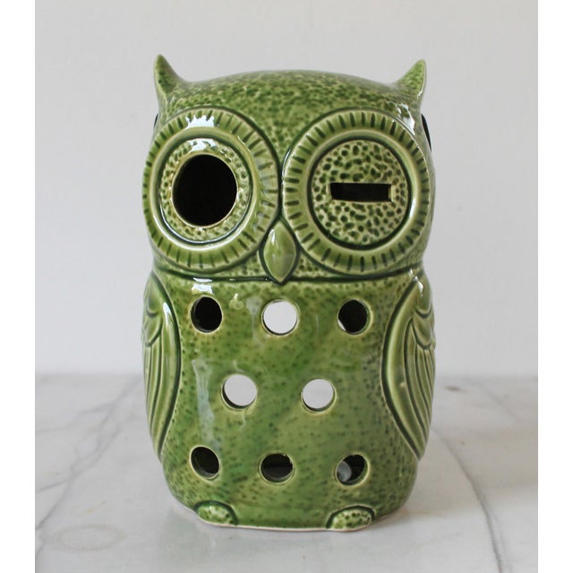 Vintage green ceramic owl tea light candle holder. Can be hung or used on tabletop. Marked "Japan" on bottom. Minor age wear.