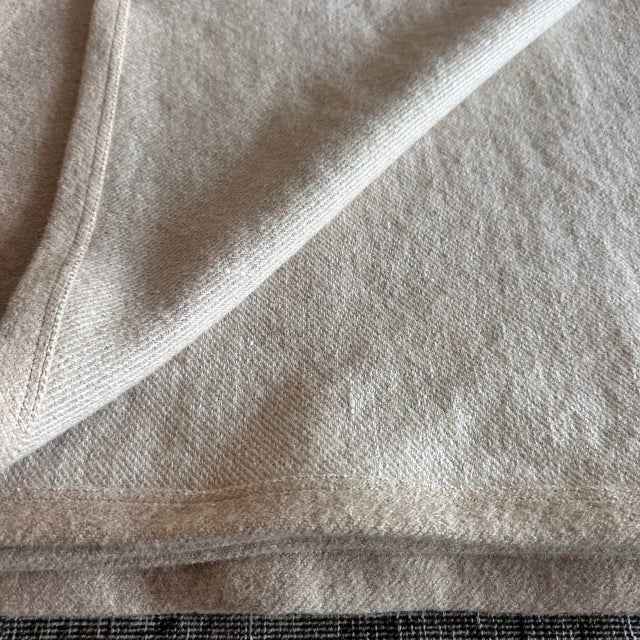 Traditional Belgian Linen and Wool Shetland Coverlet – Camel For Sale - Image 3 of 4