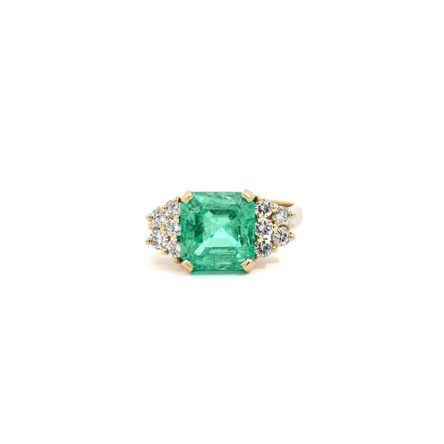 Gia Certified 4 Carat Colombian Minor Oil Emerald & Diamond Engagement Ring, Size 6.75 For Sale In Miami - Image 6 of 8