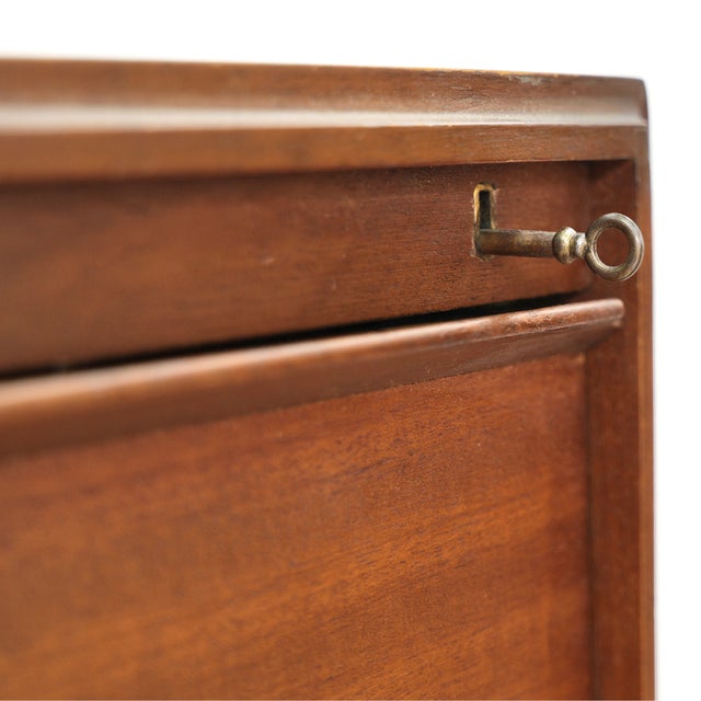 1960s Small Mid Century 'Multi-Width' Liquor Cabinet by Beaver & Tapley For Sale - Image 5 of 12