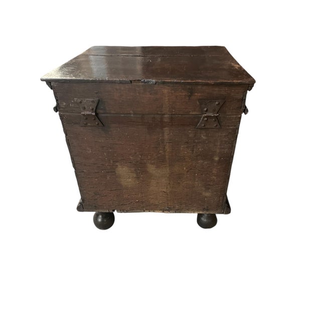 Oak Close Stool in Oak and Brass, 1700 For Sale - Image 3 of 5