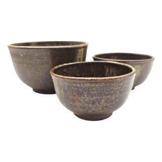Japanese Mingei Stoneware Chawan Bowls, Rustic Iron Oxide Fired, Set of Three For Sale