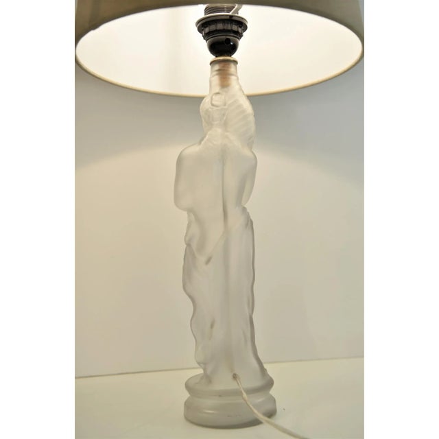 Art Nouveau Art Deco Frosted Glass Table Lamp in the style of Lalique For Sale - Image 8 of 10