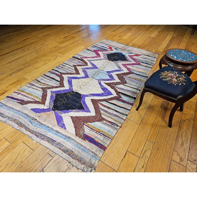 Vintage Moroccan Boucherouite Tribal Kilim, Handwoven Geometric Pattern, Ivory, 5’ X 9’ For Sale - Image 4 of 10