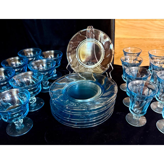 The Jamestown pattern is a staple of mid-century American elegant glass production. Genuine Fostoria Jamestown pieces...