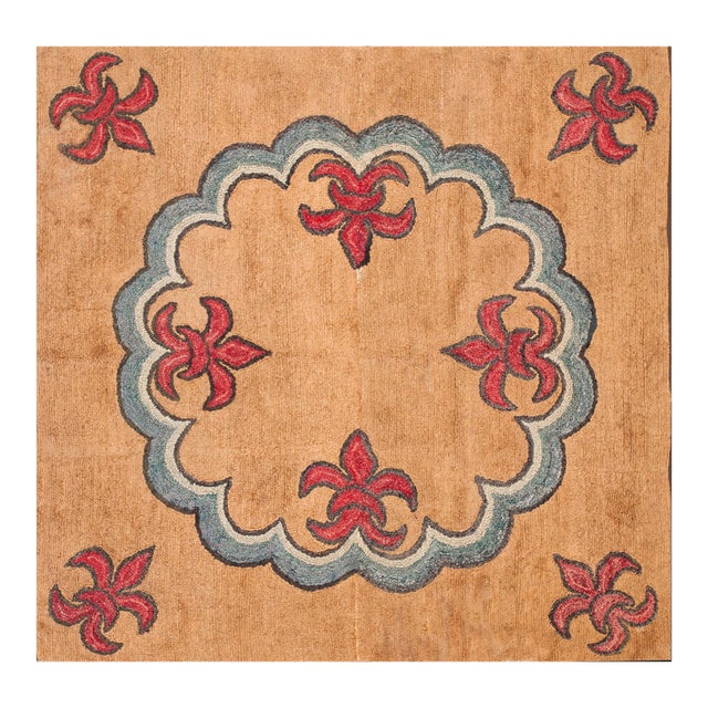 1920s Tan Camel Fleur De Lis Antique American Hooked Rug 4'10" X 4'10 Handwoven Wool Carpet For Sale