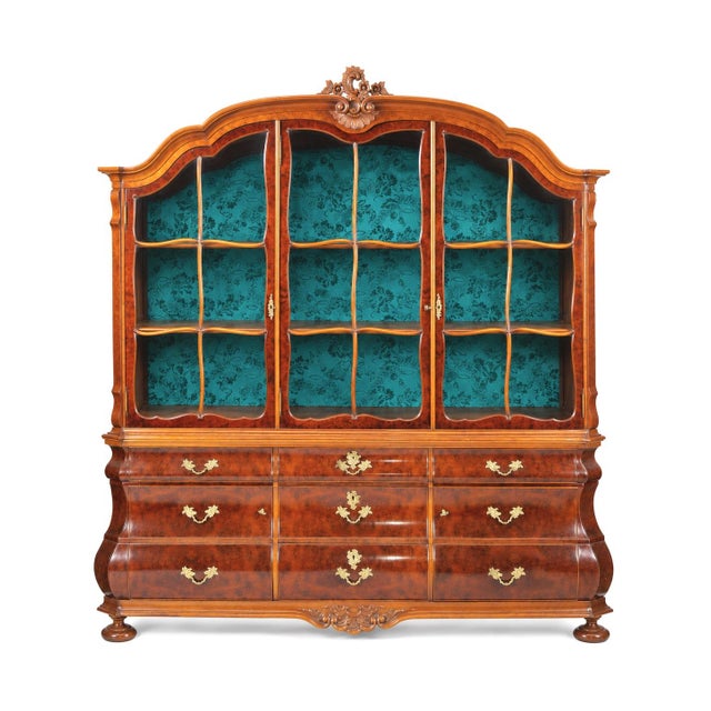 Exceptional & Large Two Part Dutch Baroque Walnut Vitrine / China Cabinet For Sale - Image 14 of 14