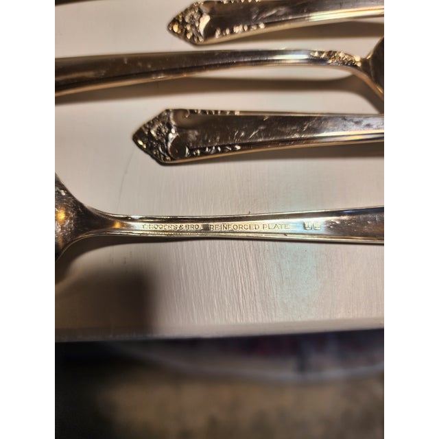 1950s Rogers & Bros Starlight 24 Place Silver Plated Flatware Set For Sale - Image 9 of 10