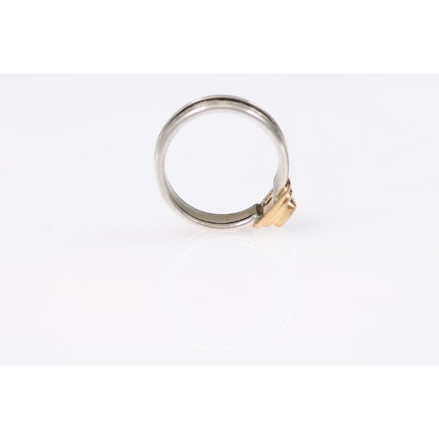 Early 21st Century Silver Ring w/Emerald in 22k Gold Bezel Set, Size 7.5 For Sale - Image 5 of 10