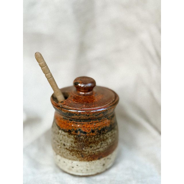Vintage Rustic Stoneware Honey Jar with Wooden Dipper, 1970 For Sale - Image 4 of 8