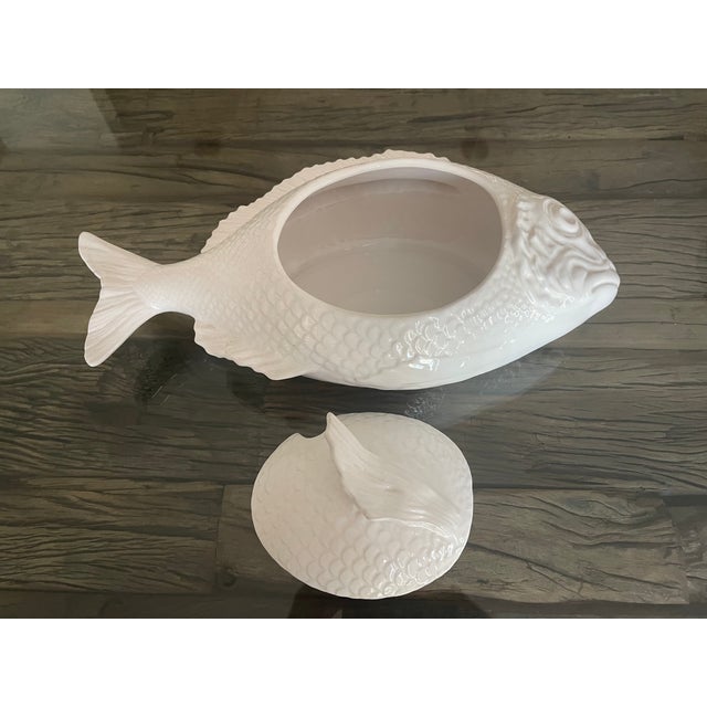 Contemporary 1970s Bordallo Pinheiro White Majolica Fish Tureen For Sale - Image 3 of 6