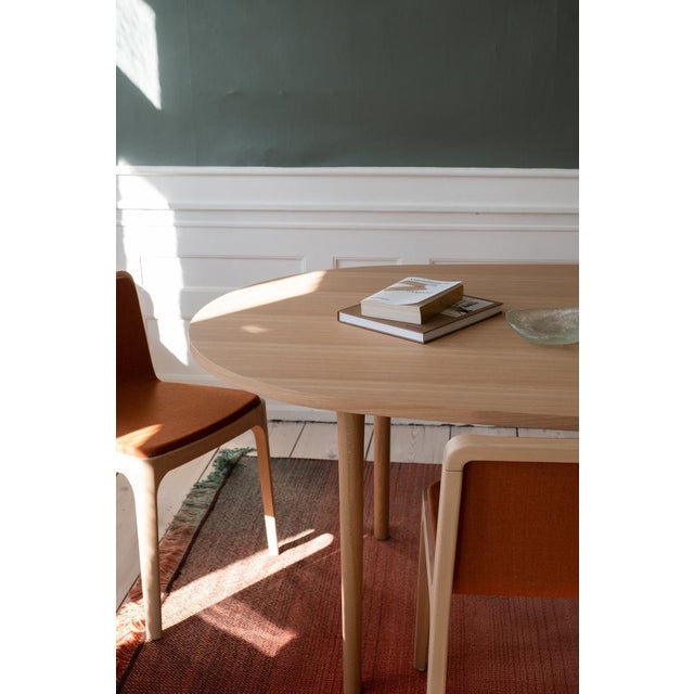 Cast Minimalist Oval Dining Table in Walnut Wood by Pedro Sotomayor For Sale - Image 4 of 9