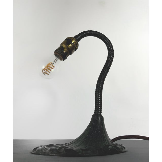 Ebony 1930s Restored Mid-Century Art Deco Aladdin Mfg. Co. Gooseneck Desk Lamp – Cast Iron Base For Sale - Image 8 of 9