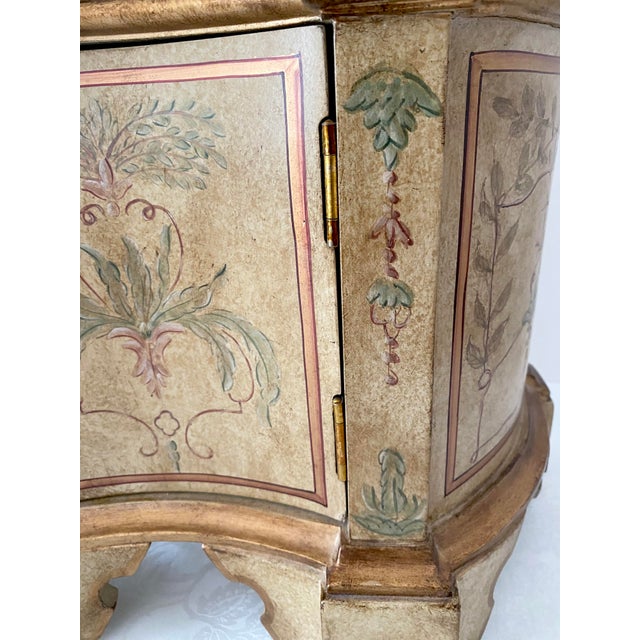 Hand Carved and Hand Painted Jewelry/Collector/Trinket/ Box Excellent Mint Condition Vintage.. For Sale - Image 10 of 14