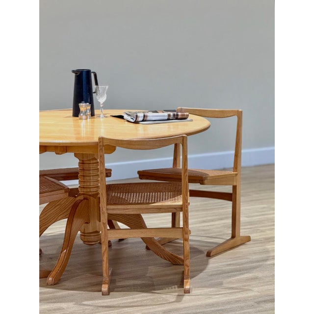 Mid-Century Modern Mid-Century Circular Dining Table in Elm and Chairs in Rattan, 1960s, Set of 5 For Sale - Image 3 of 12