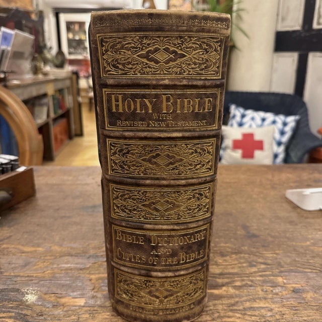 1883 Holy Bible With Illustrated History of the New and Old Testaments For Sale - Image 4 of 17