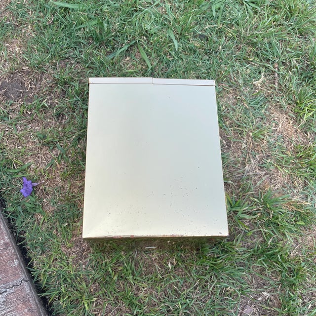 1980s Woven Brass Wastebasket For Sale - Image 5 of 9