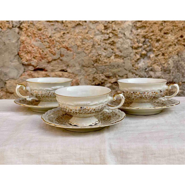 Timeless elegance for the contemporary table. Splendid tea service for six in fine white porcelain, made in the mid-...