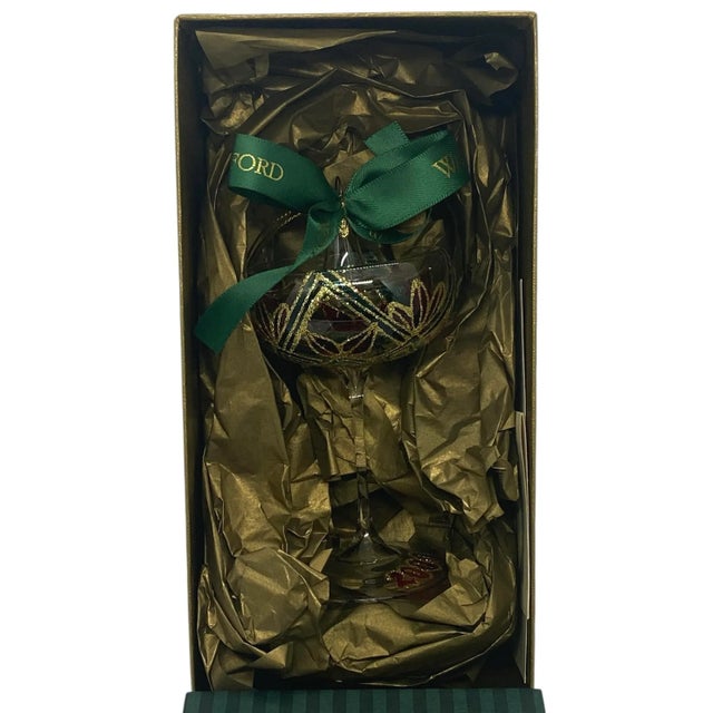 Celebrate the start of the year with this beautiful vintage 2000 Waterford Holiday Heirlooms Ornament. Crafted in Italy...