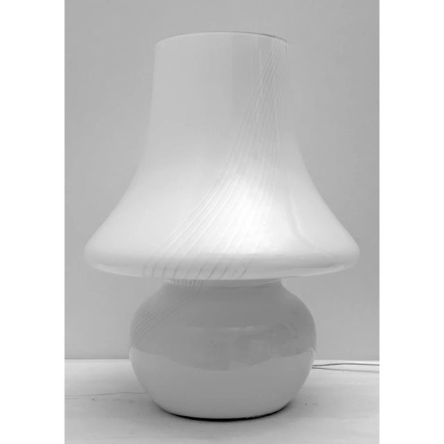 White Mid-Century Murano Glass Fungus Table Lamp, 1970s For Sale - Image 8 of 8