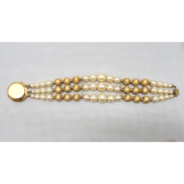 Vintage 1950s Signed Napier Goldtone & Faux-Pearl Beaded Bracelet For Sale - Image 9 of 9