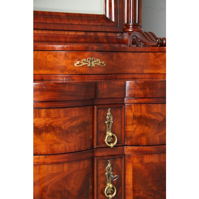 Mid 19th Century Chest of Drawers with Mirror Top, 1850s For Sale - Image 12 of 16