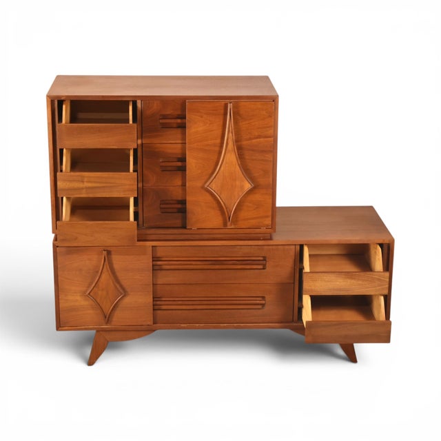 Specialty Woodcraft Sculpted Diamond Vintage Mid Century Modern Stacking Highboy Dresser C. 1960s, Attributed For Sale - Image 9 of 15
