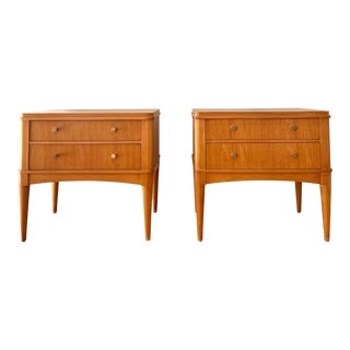 1990s Modernist “Radius” Maple Nightstands by Ethan Allen - a Pair For Sale