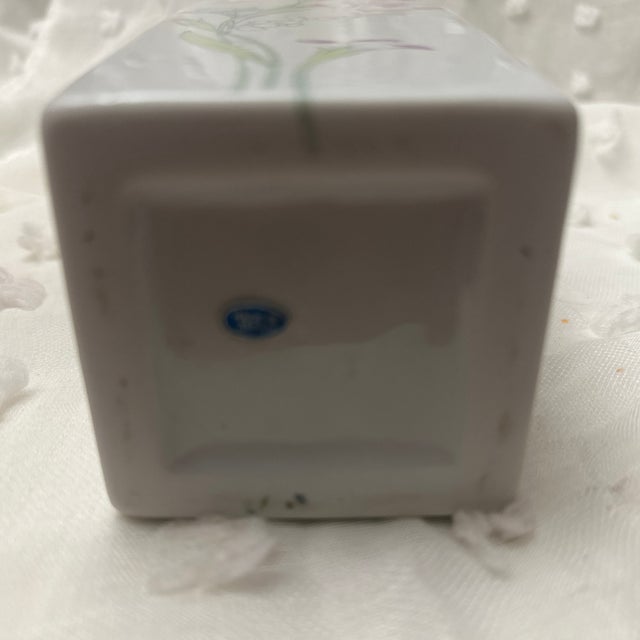 Mid-Century Modern Pair of Vintage Floral Japanese Vases For Sale - Image 3 of 9