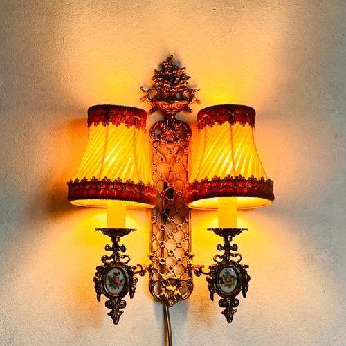 Vintage Rococo Wall Sconce For Sale - Image 5 of 11