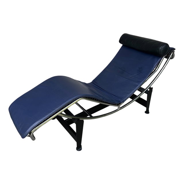 LC4 Chaise Lounge in Blue Leather by Le Corbusier, Pierre Jeanneret & Charlotte Perriand for Cassina, 1980s For Sale