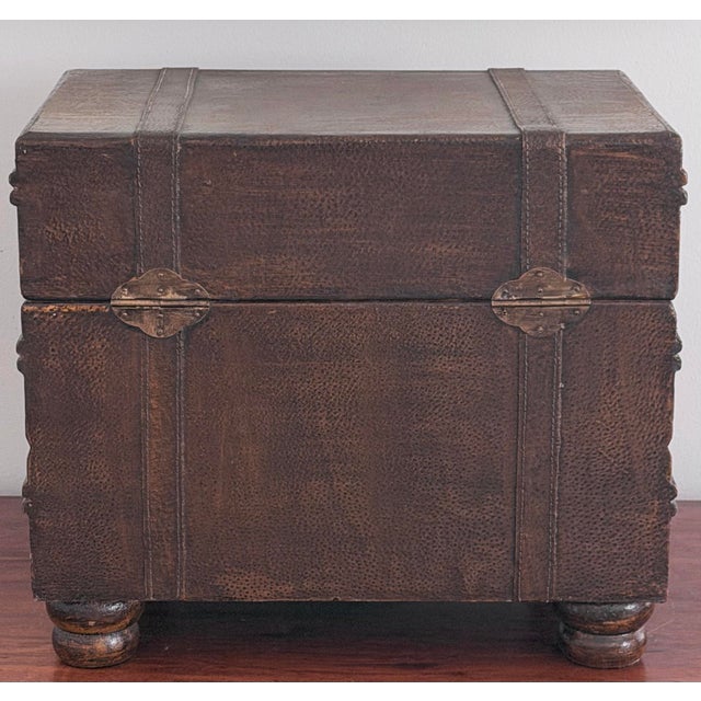 Stacked Suitcase Drinks Tables, a Pair For Sale In Savannah - Image 6 of 17