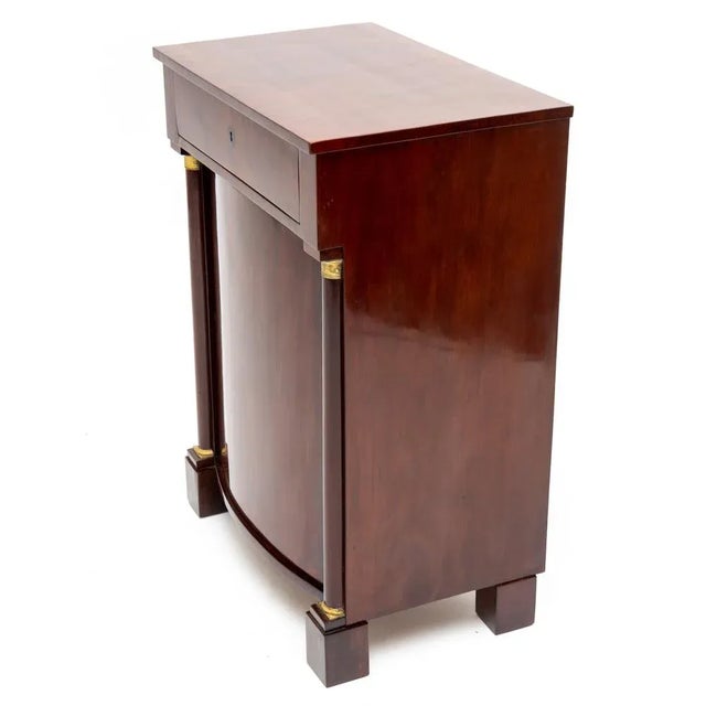 Pillar Cabinet in Mahogany & Brass, 1820s For Sale - Image 4 of 7