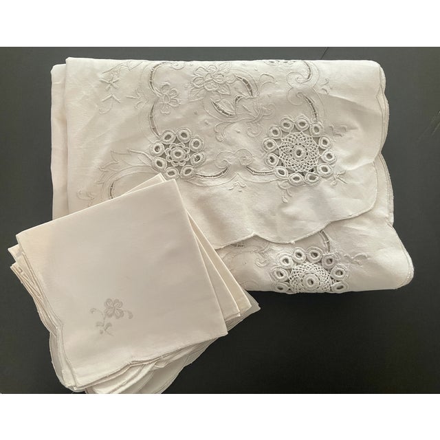 Beige Vintage Embroidered Linen Tablecloth Set With 12 Napkins – Floral Beige For Sale - Image 8 of 9