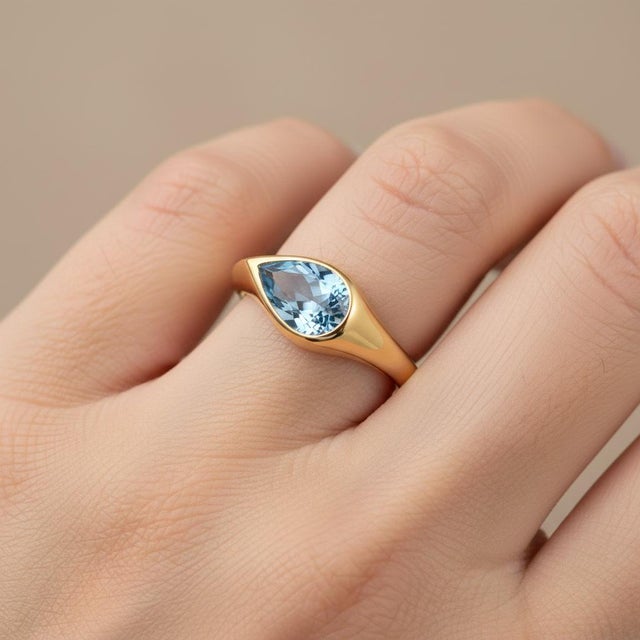 Metal Pear Topaz East-West Ring, Size 7.5 For Sale - Image 7 of 8