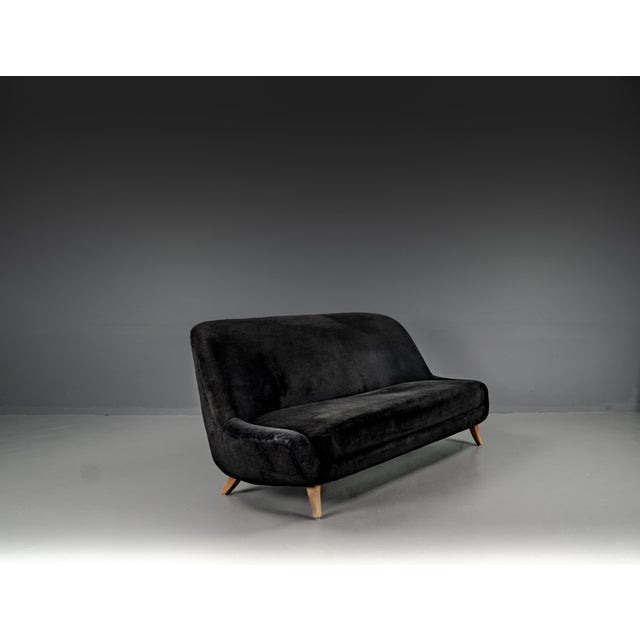 Mid-Century Modern Sofa in Boucle Fabric attributed to Flemming Lassen, 1940s For Sale - Image 3 of 18