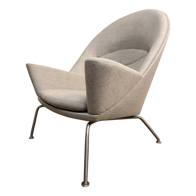 Hans J. Wegner “Oculus” Lounge Chair for Carl Hansen & Søn, Denmark For Sale