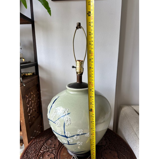 Vintage 23" Celadon Green Ceramic Floral Ginger Jar Table Lamp Chinoiserie For Sale - Image 11 of 12