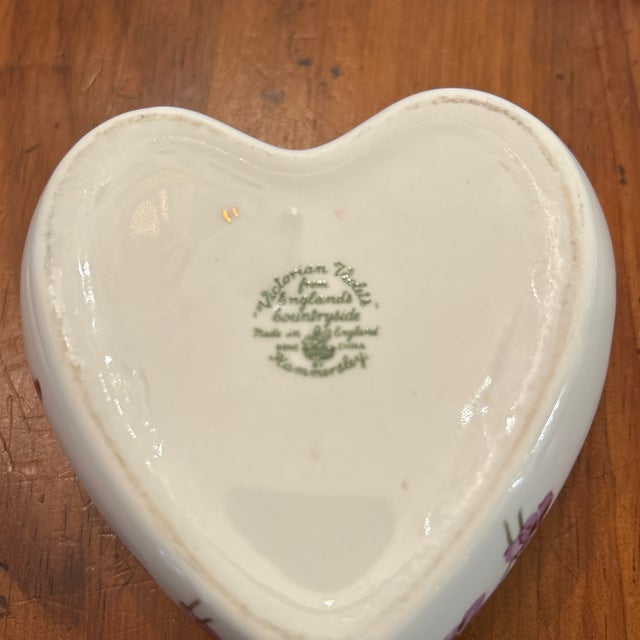 Vintage Hammersley “Victorian Violets”Heart Shaped Bone China Trinket Box – England For Sale - Image 10 of 10
