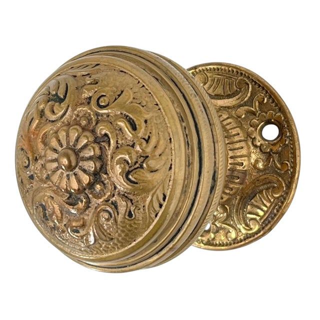Bronze 19th Century American Cast Bronze Door Knobs. A Set of 5 Pieces For Sale - Image 8 of 12