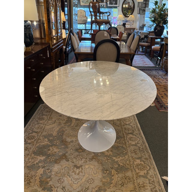 Nj Modern Furniture Saarinen-Style Oval Carrara Marble Tulip Dining Table For Sale In San Francisco - Image 6 of 14