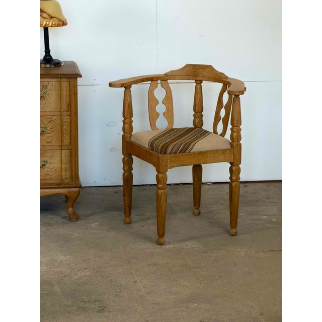 Scandinavian Modern Corner Chairs in Oak by Henning Kjærnulf, Denmark, 1960, Set of 2 For Sale - Image 4 of 12