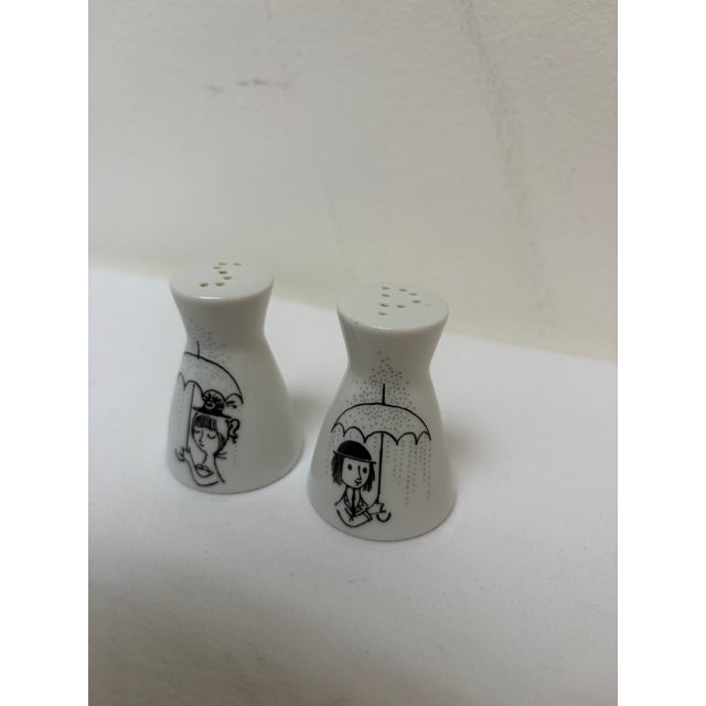 Salt and Pepper Shakers by Raymond Peynet for Rosenthal, 1960s, Set of 2 For Sale - Image 6 of 7