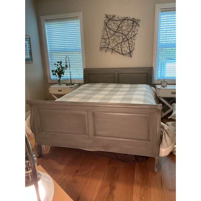 Headboard Height 42", Foot Board Height 34", Internal Mattress Measurements 81"L x 61.5"W, Side Rail Height from the floor...