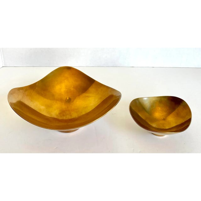 Raymor 1960s Pair of Raymor Organically Shaped Brass Finger Trinket Bowls For Sale - Image 4 of 12