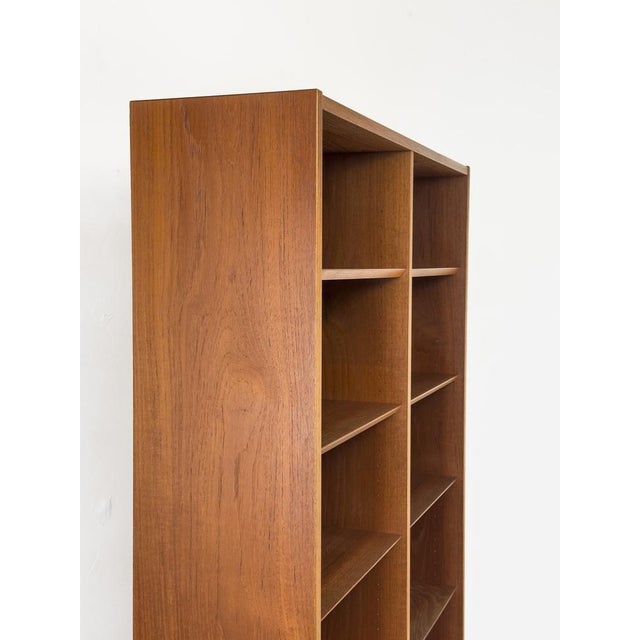 Large Vintage Teak Bookcase by Carlo Jensen for Hundevad & Co., 1960s For Sale - Image 15 of 18
