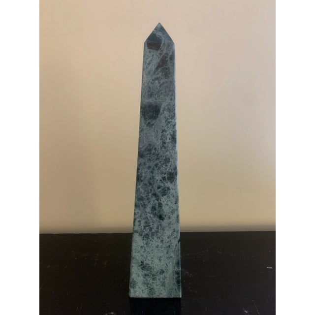 Green Green Marble Obelisk With Dramatic Veining For Sale - Image 8 of 11